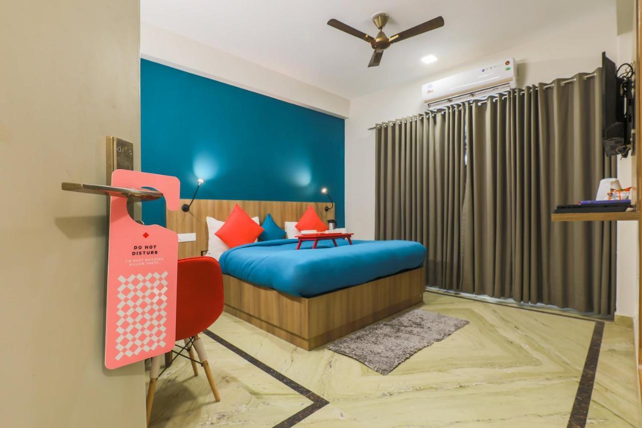 Capital O Hotel All Seasons Near Omaxe Celebration Mall Gurgaon Exterior photo