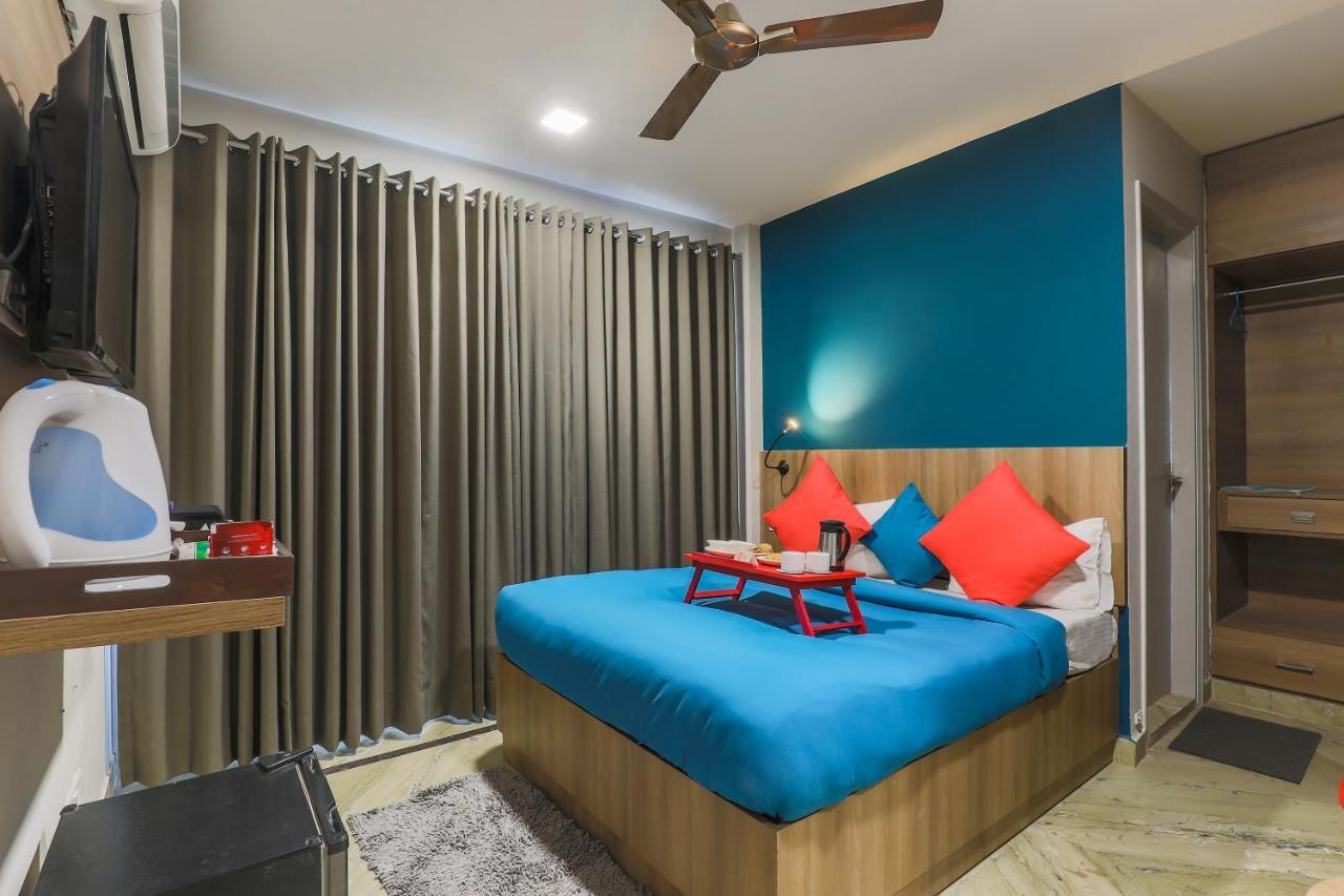 Capital O Hotel All Seasons Near Omaxe Celebration Mall Gurgaon Exterior photo