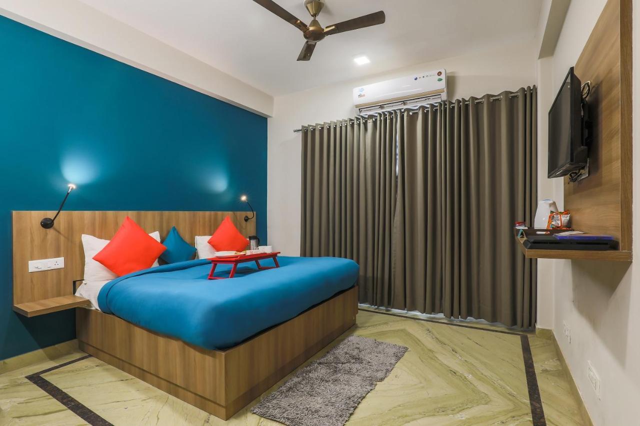 Capital O Hotel All Seasons Near Omaxe Celebration Mall Gurgaon Exterior photo