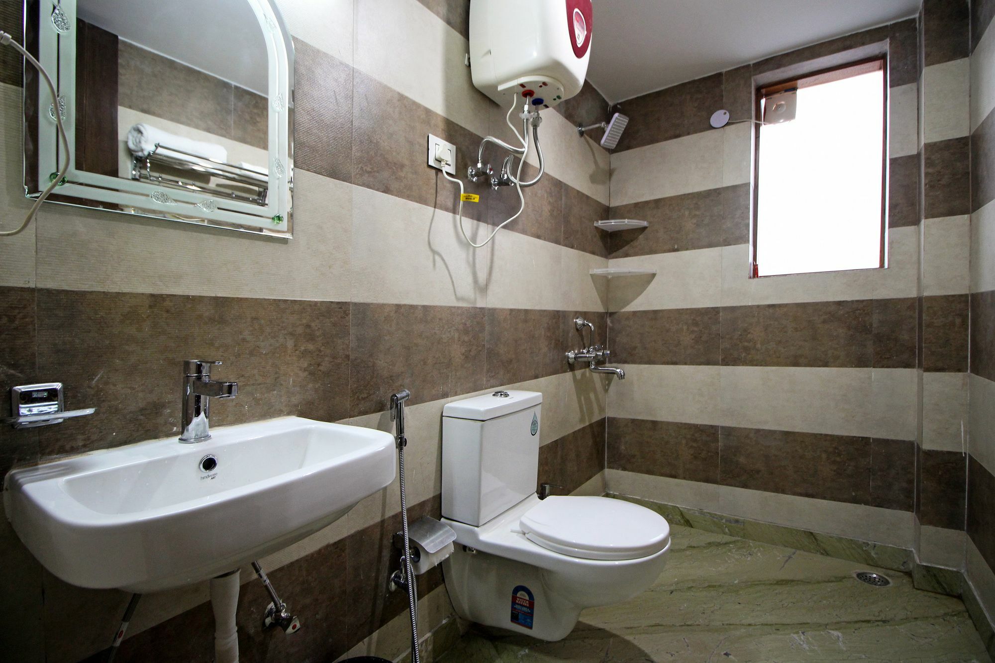 Capital O Hotel All Seasons Near Omaxe Celebration Mall Gurgaon Exterior photo